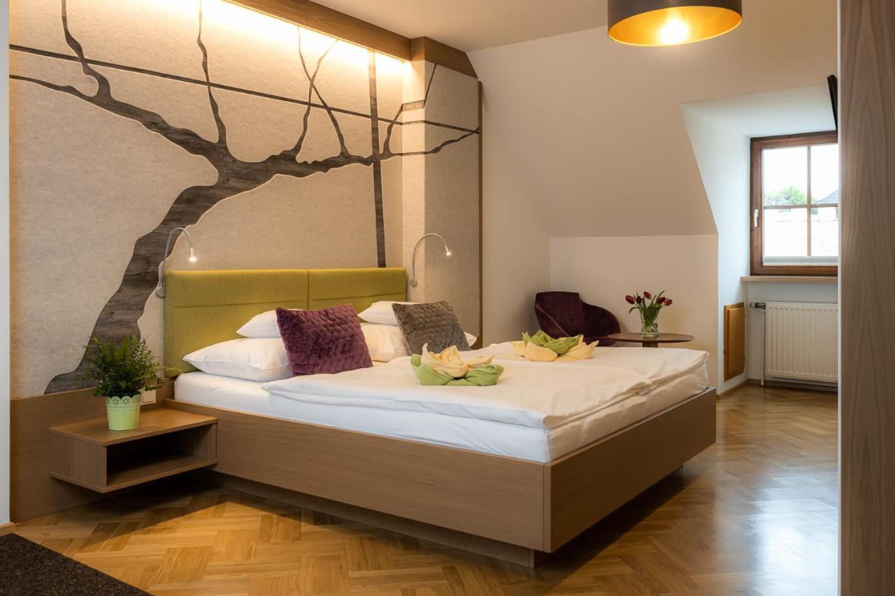 Hotel Weingut Ferdl Denk Weissenkirchen in der Wachau Esterno foto